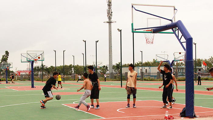  珠海市香洲区金钟小学携手安装埋地独柱篮球架项目完成 